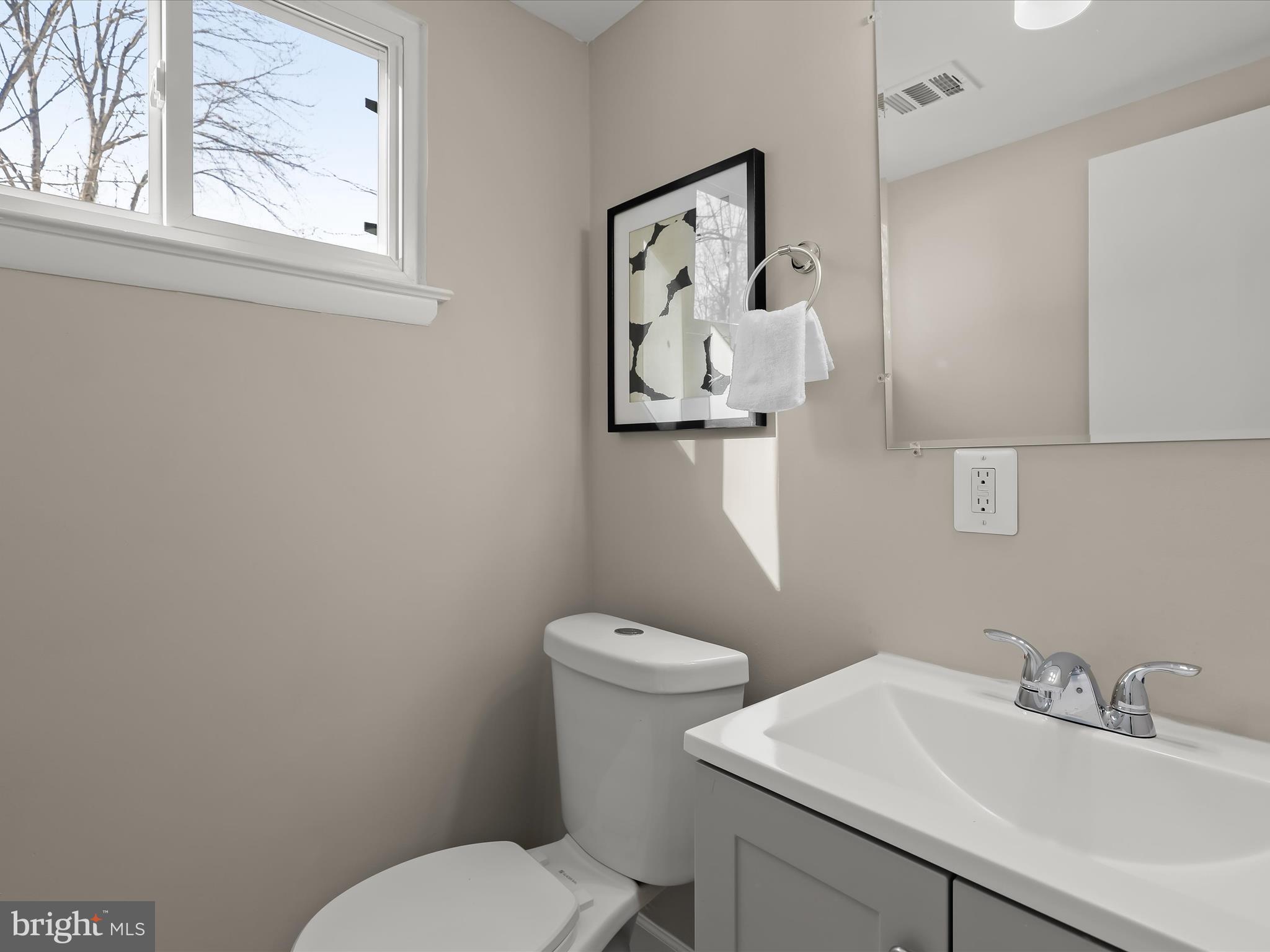12912 Buccaneer Road Silver Spring, MD 20904 - Photo 23 of 52 Powder Room