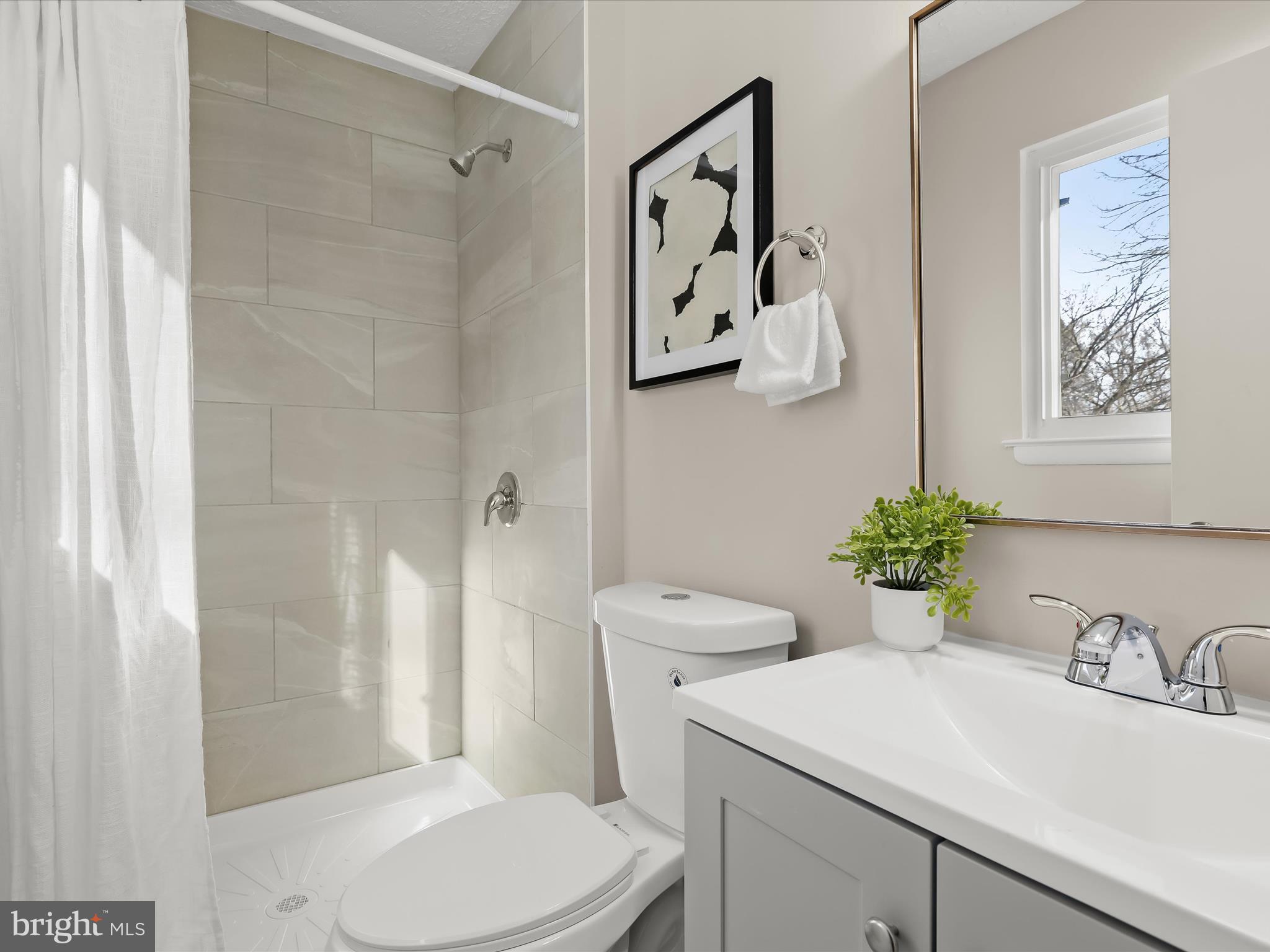 12912 Buccaneer Road Silver Spring, MD 20904 - Photo 26 of 52 Primary En-Suite Full Bath