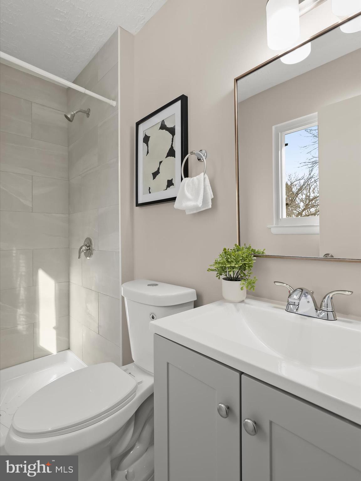 12912 Buccaneer Road Silver Spring, MD 20904 - Photo 27 of 52 Primary En-Suite Full Bath