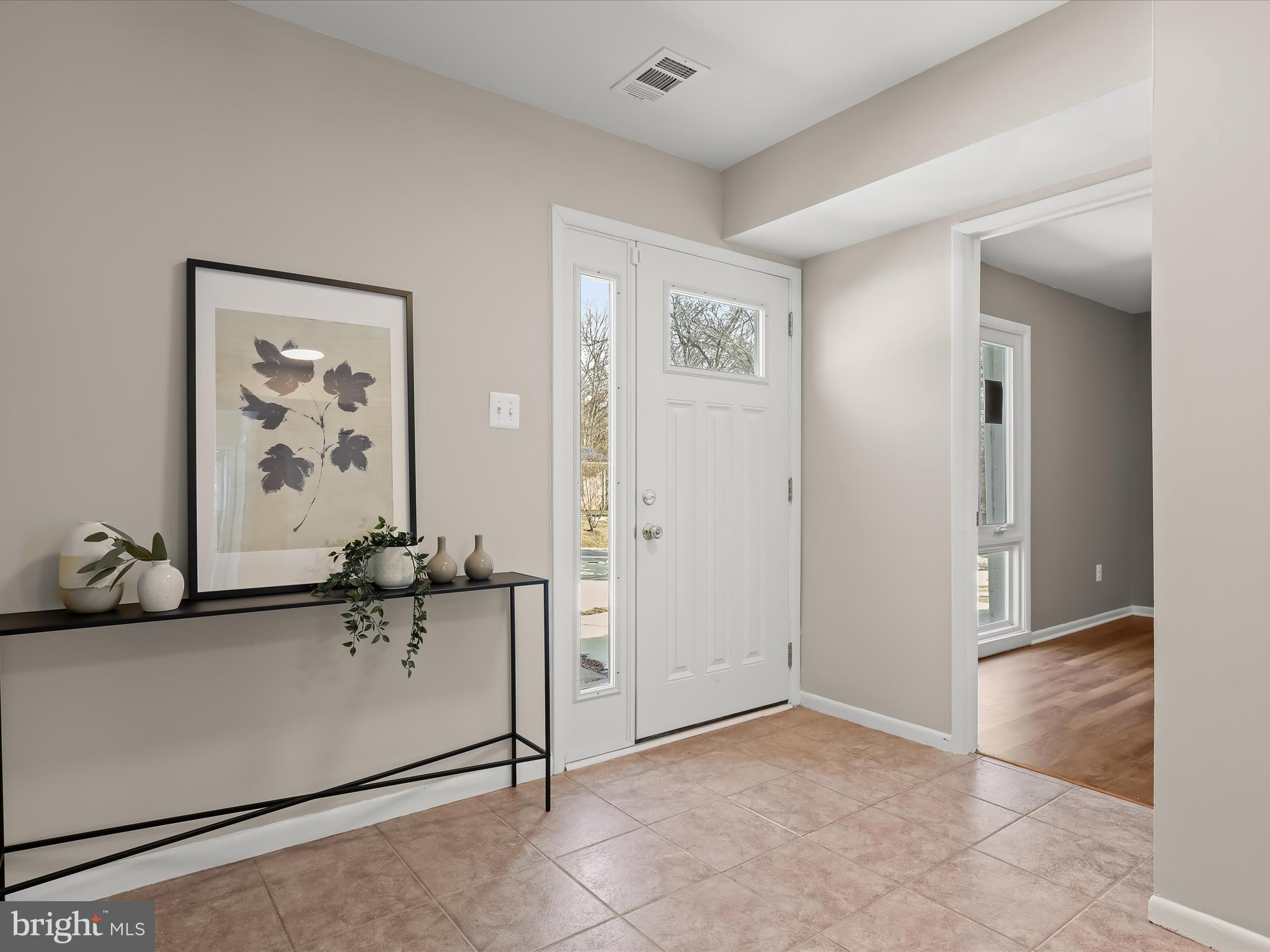 12912 Buccaneer Road Silver Spring, MD 20904 - Photo 6 of 52 Foyer