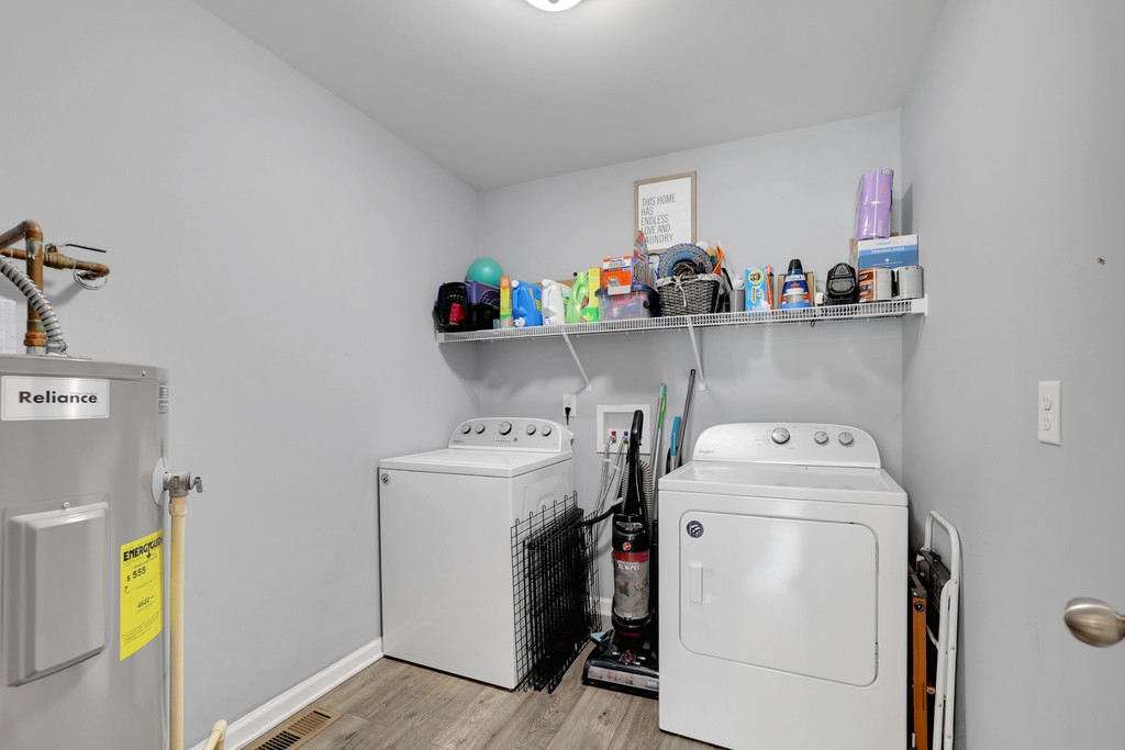 228 Scattersville Road Portland, TN 37148 - Photo 18 of 29 a utility room with dryer and washer