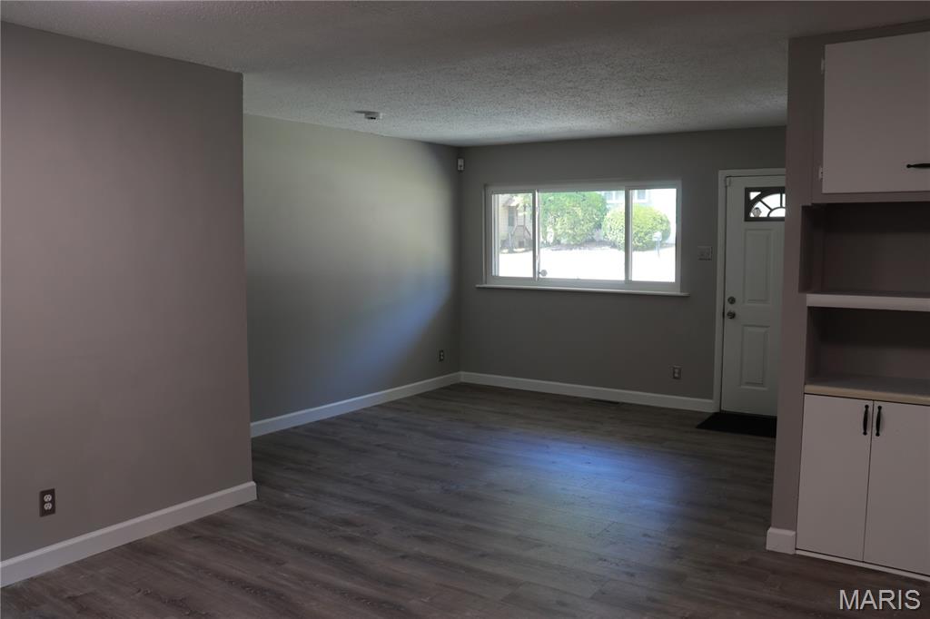 8922 Higginson Avenue Bel-Ridge, MO 63121 - Photo 11 of 32