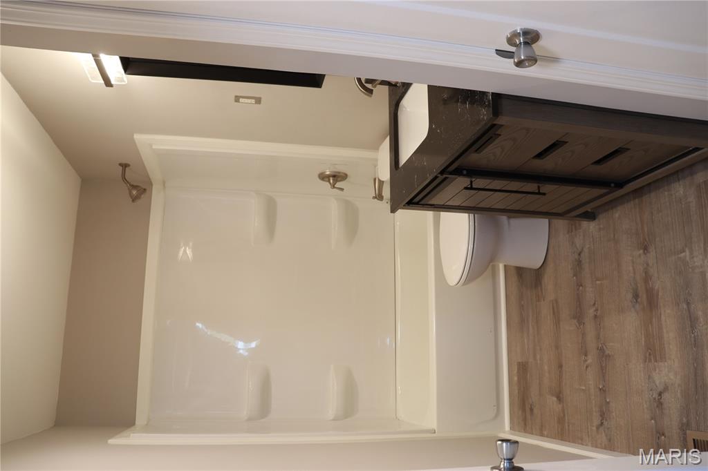 8922 Higginson Avenue Bel-Ridge, MO 63121 - Photo 12 of 32