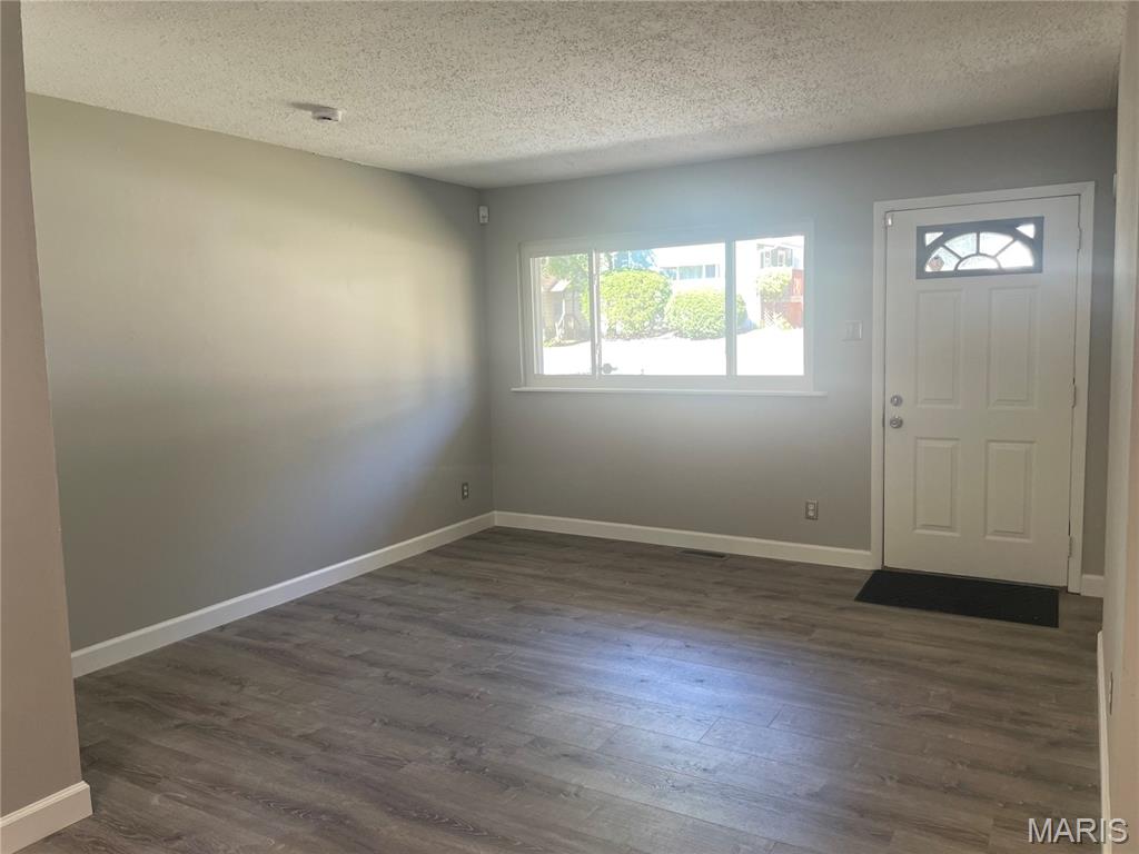 8922 Higginson Avenue Bel-Ridge, MO 63121 - Photo 2 of 32