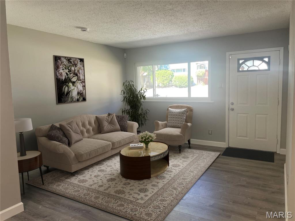 8922 Higginson Avenue Bel-Ridge, MO 63121 - Photo 3 of 32