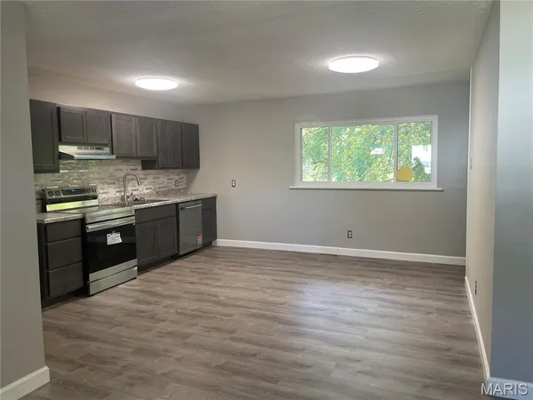 $177,000 | 8922 Higginson Avenue, Bel-Ridge, MO 63121