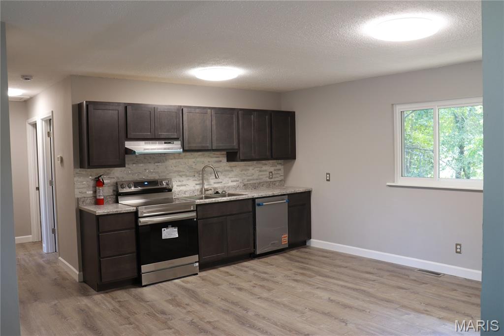 8922 Higginson Avenue Bel-Ridge, MO 63121 - Photo 8 of 32