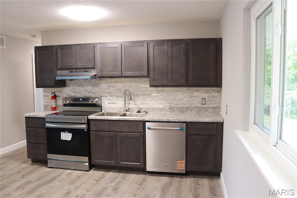 8922 Higginson Avenue Bel-Ridge, MO 63121 - Photo 10 of 32