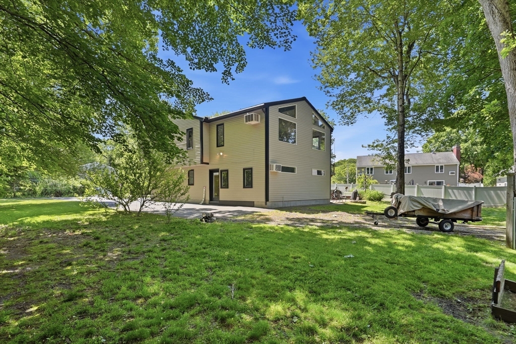 26 Causeway Street Hudson, MA 01749 - Photo 33 of 42