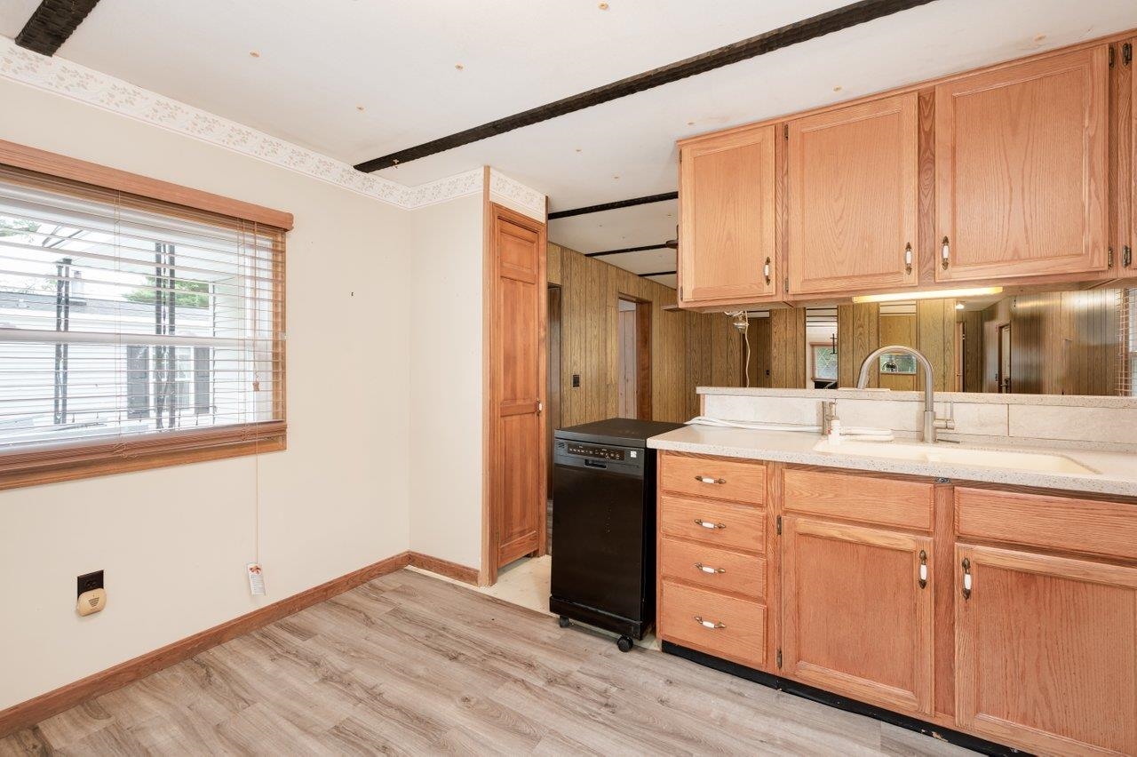 44 Hayes Park Exeter, NH 03833 - Photo 4 of 36 Gallery Image 4