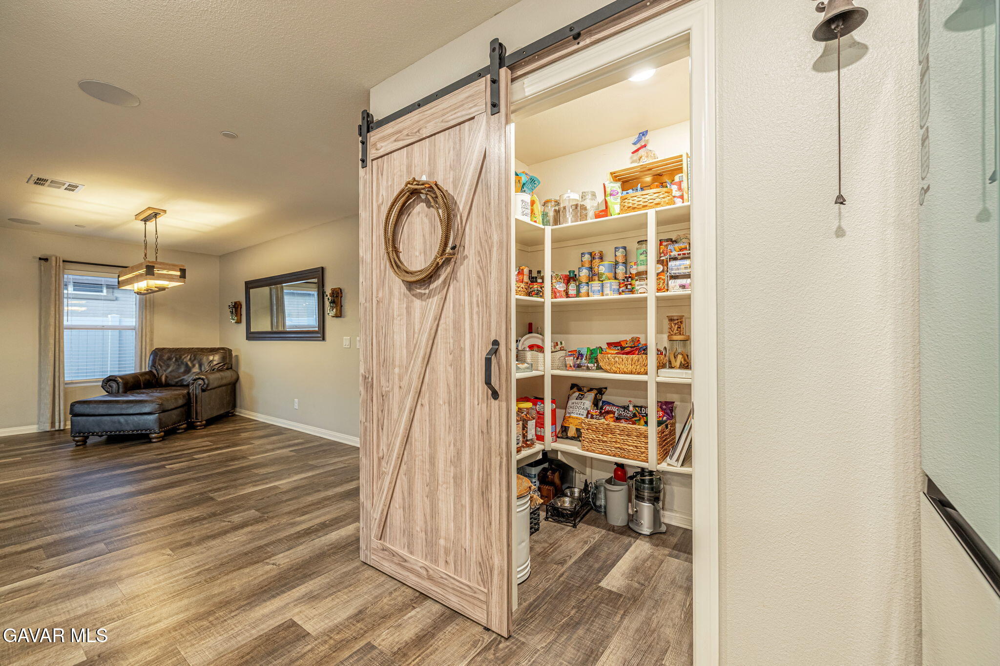 44451 63rd Street West Lancaster, CA 93536 - Photo 12 of 20 Pantry 44451