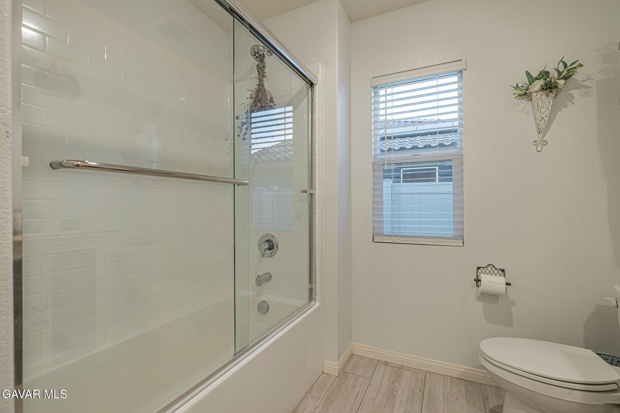 44451 63rd Street West Lancaster, CA 93536 - Photo 5 of 20 bath cmmn 44451