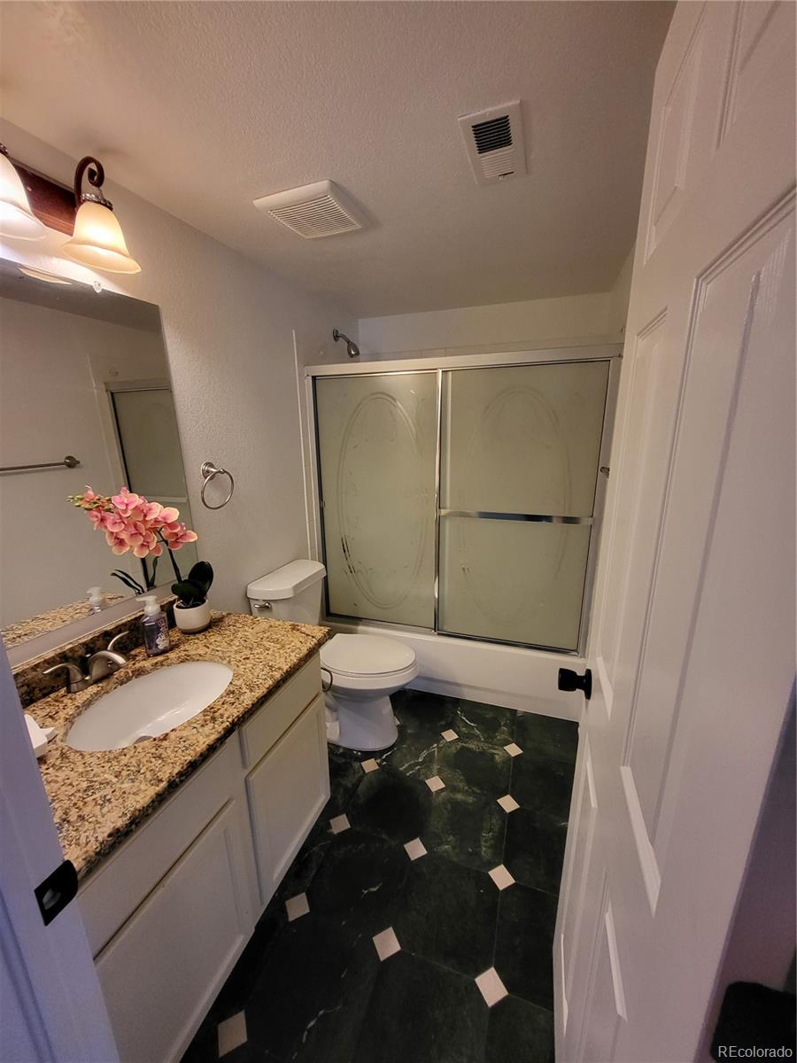 4925 Freeport Way Denver, CO 80239 - Photo 14 of 17