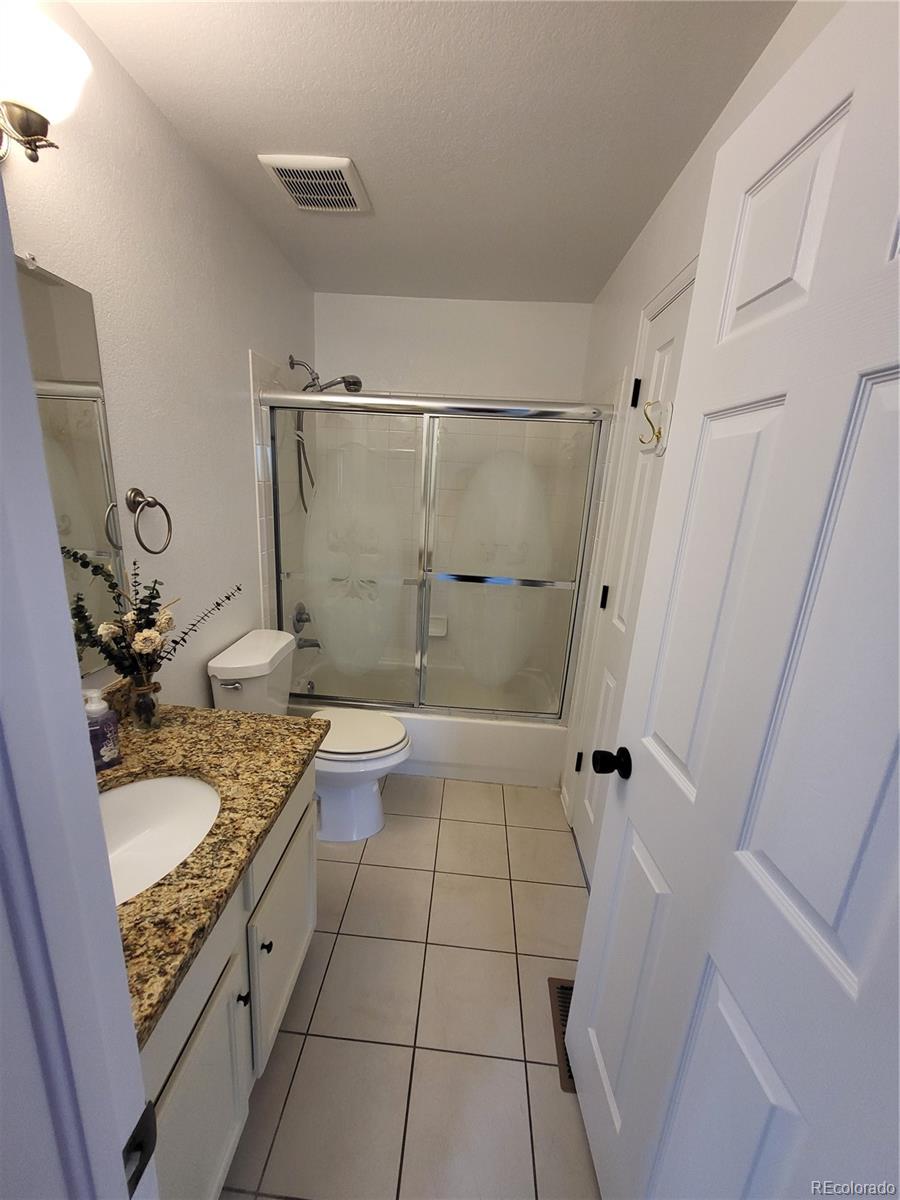 4925 Freeport Way Denver, CO 80239 - Photo 5 of 17