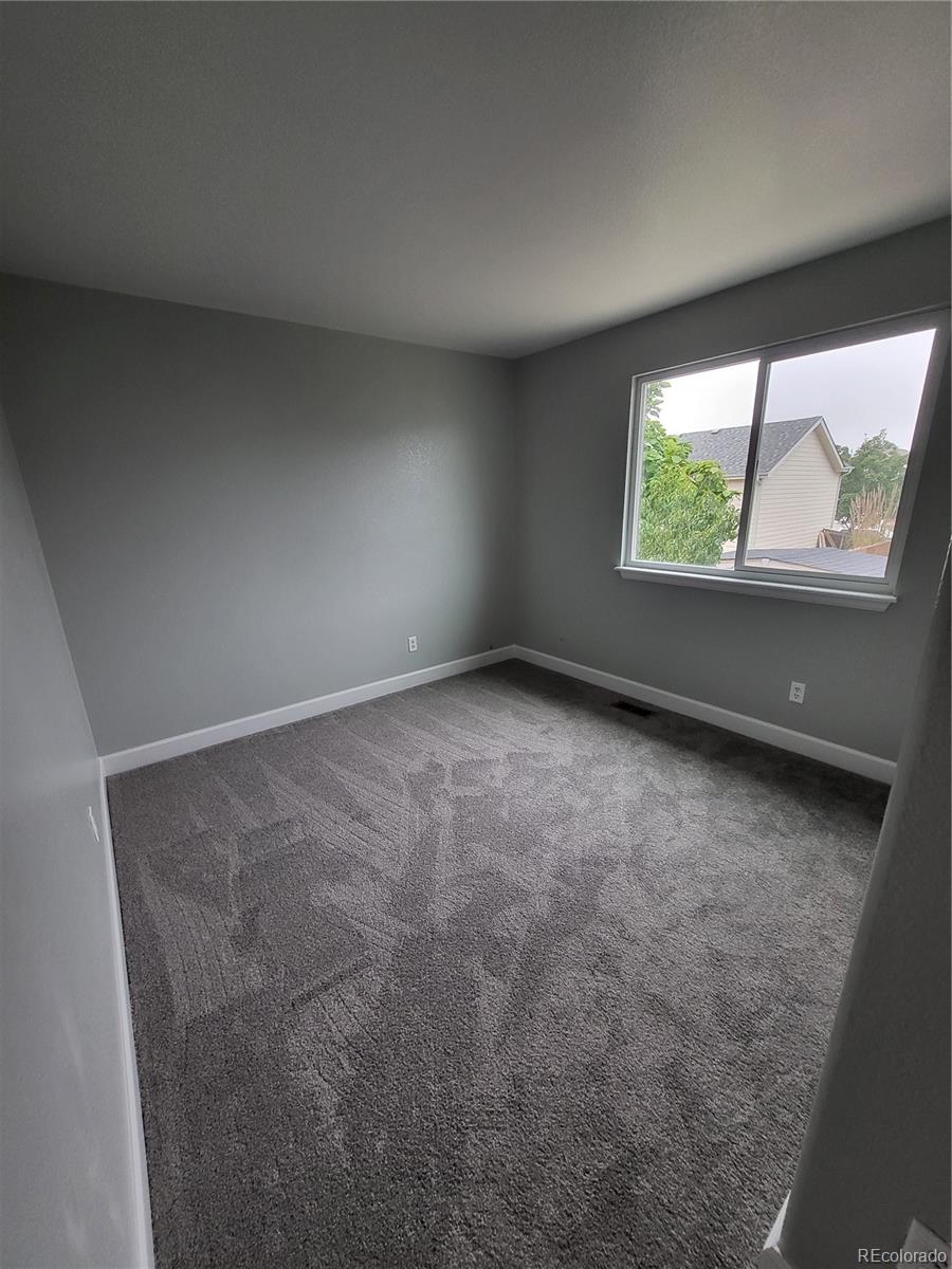 4925 Freeport Way Denver, CO 80239 - Photo 6 of 17