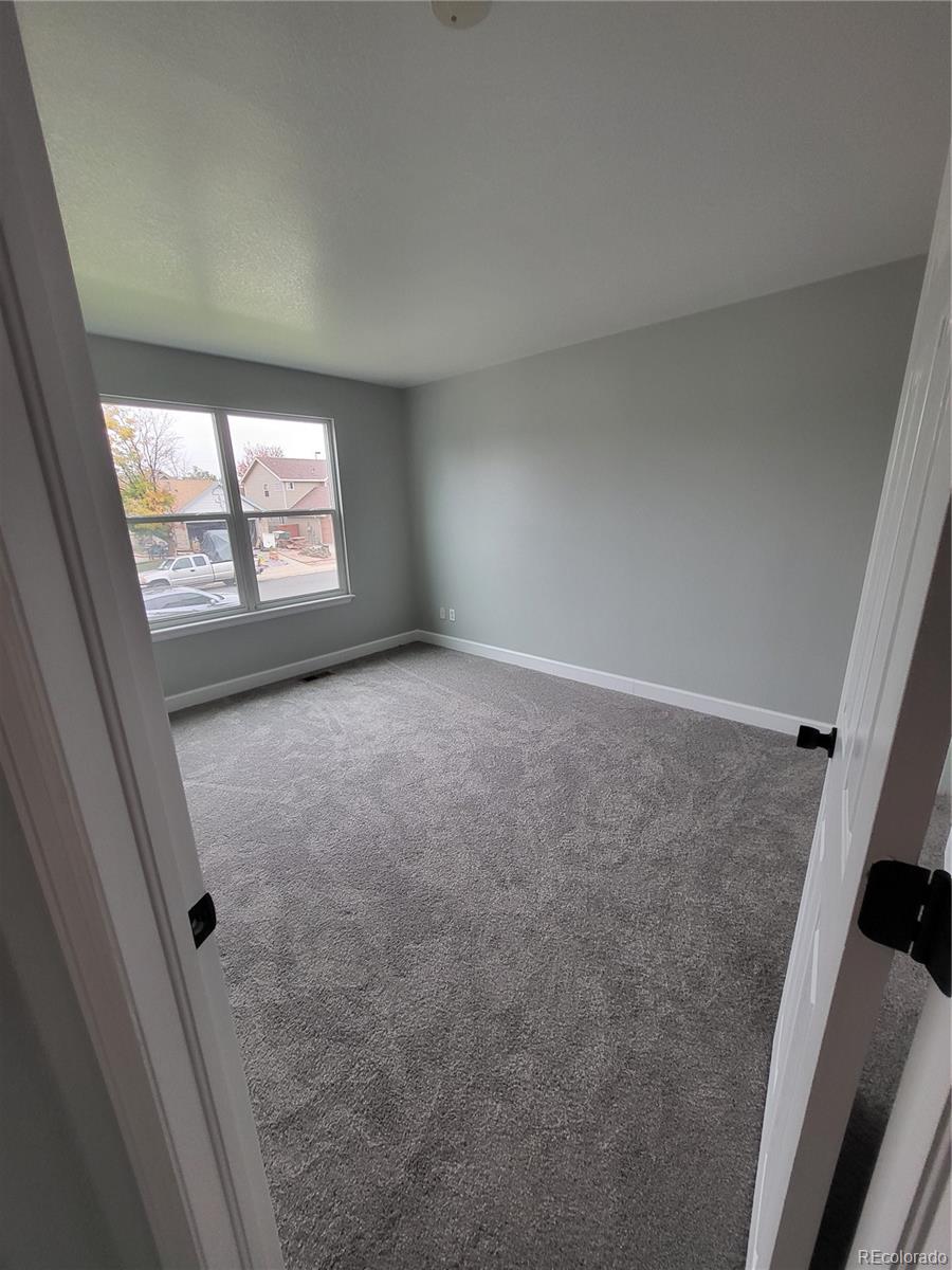 4925 Freeport Way Denver, CO 80239 - Photo 7 of 17