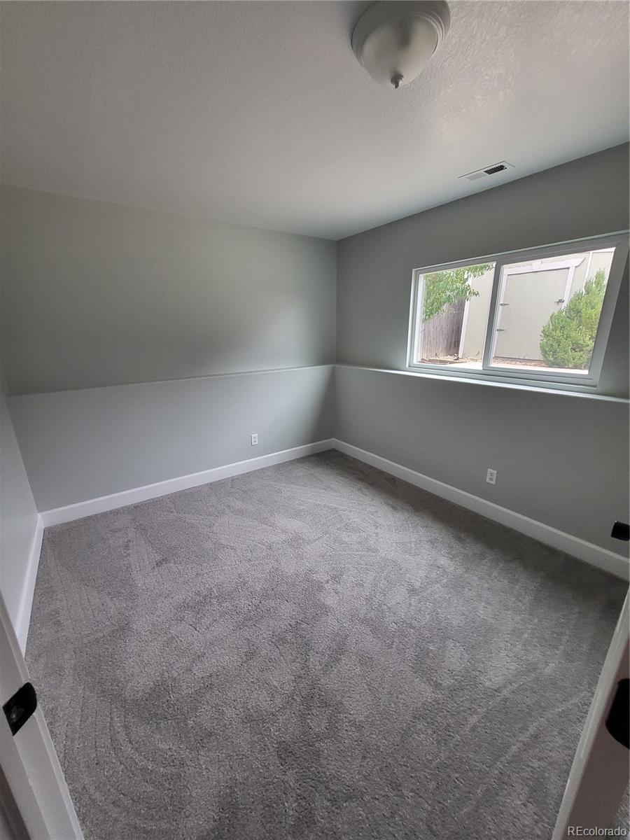 4925 Freeport Way Denver, CO 80239 - Photo 10 of 17
