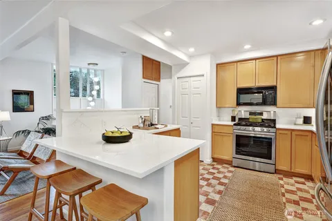 $1,295,000 | 14627 Southeast Newport Way, Bellevue, WA 98006