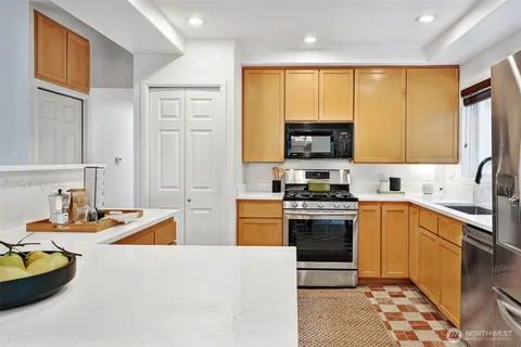 $1,295,000 | 14627 Southeast Newport Way, Bellevue, WA 98006