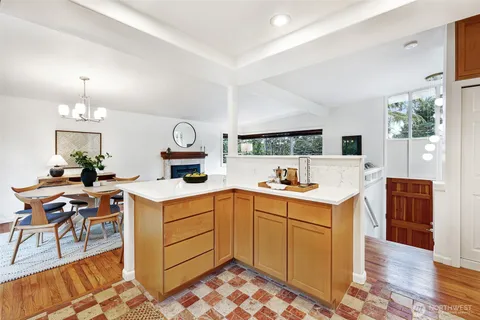 $1,295,000 | 14627 Southeast Newport Way, Bellevue, WA 98006