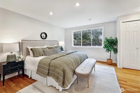 $1,295,000 | 14627 Southeast Newport Way, Bellevue, WA 98006