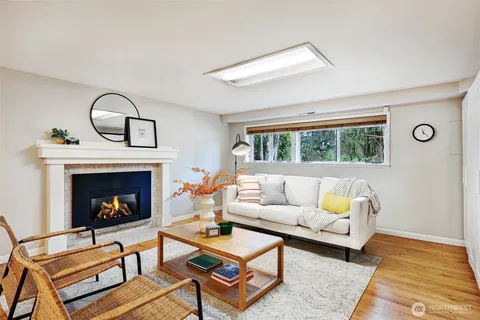 $1,295,000 | 14627 Southeast Newport Way, Bellevue, WA 98006