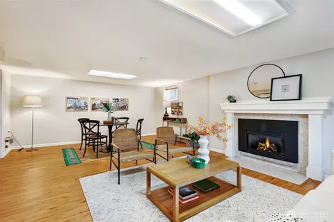 $1,295,000 | 14627 Southeast Newport Way, Bellevue, WA 98006