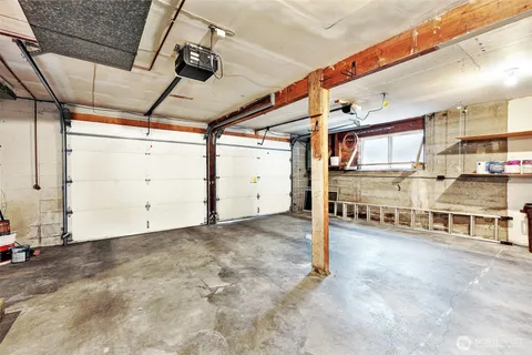 $1,295,000 | 14627 Southeast Newport Way, Bellevue, WA 98006