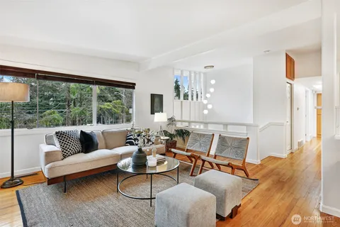 $1,295,000 | 14627 Southeast Newport Way, Bellevue, WA 98006