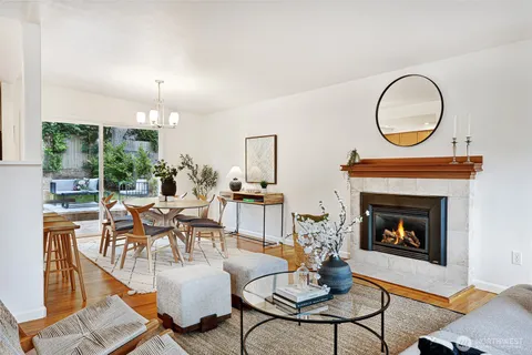 $1,295,000 | 14627 Southeast Newport Way, Bellevue, WA 98006