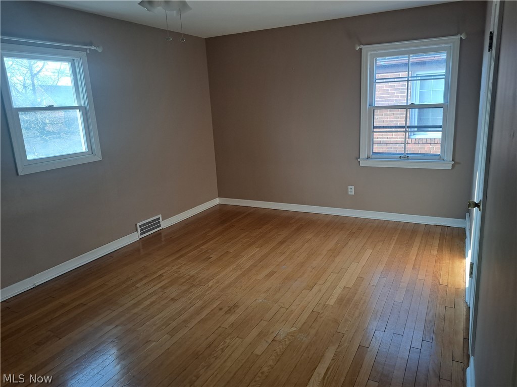 2444 Saybrook Road Cleveland, OH 44118 - Photo 13 of 20
