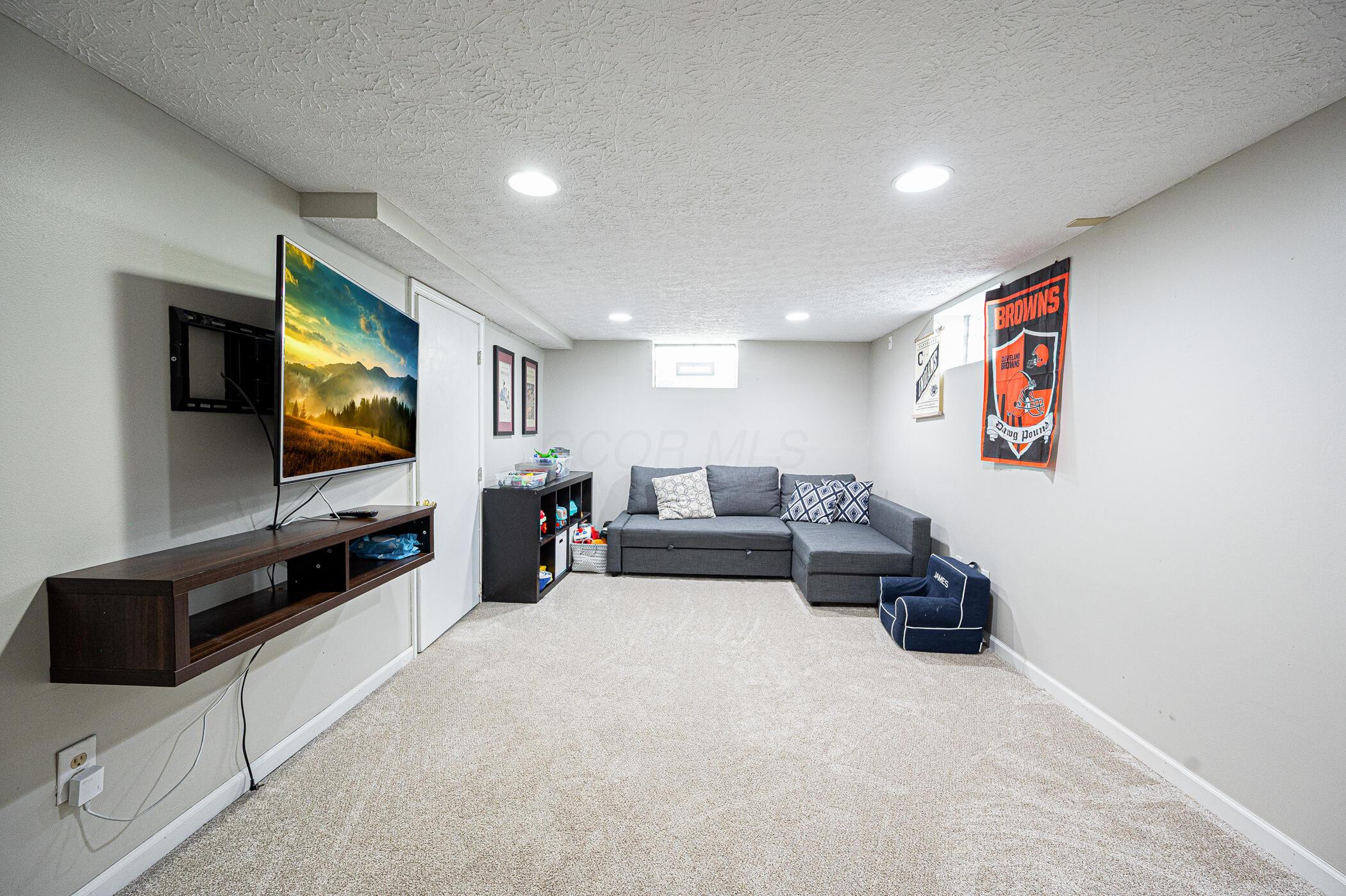 3218 Ainwick Road Columbus, OH 43221 - Photo 24 of 45 Rec room