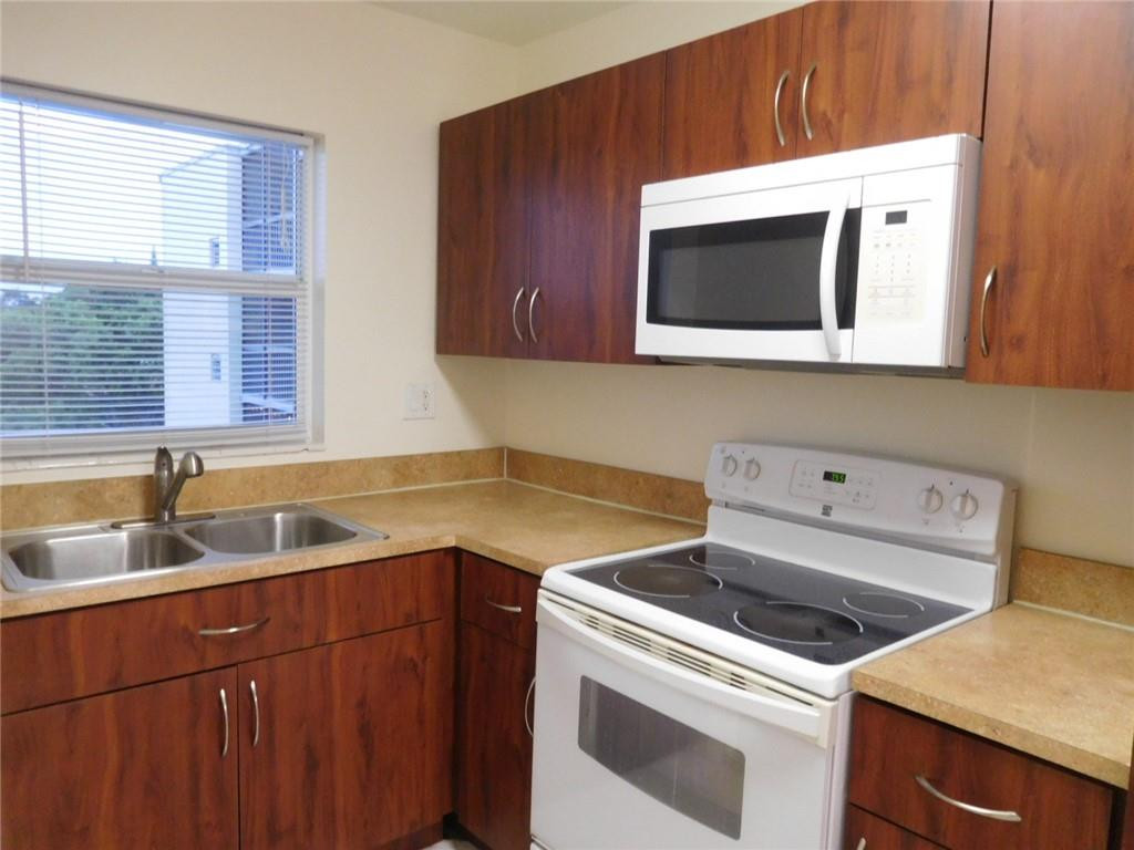 1425 Arthur Street, Unit 414B Hollywood, FL 33020 - Photo 2 of 50 Newer appliances + Hurriane window