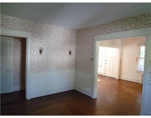 15 Ellery Road Newport, RI 02840 - Photo 6 of 19 Dining Room.
