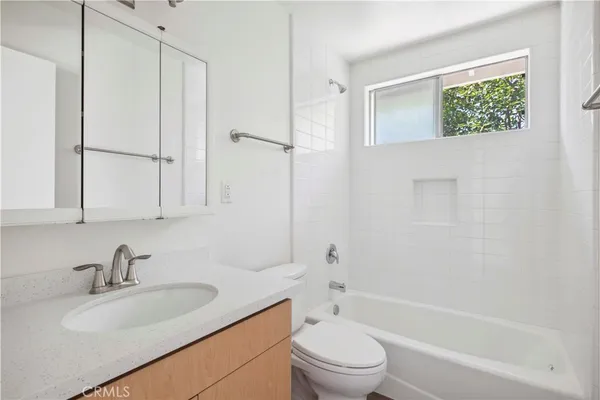 $3,550 | 375 Woodland Place, Unit C, Costa Mesa, CA 92627