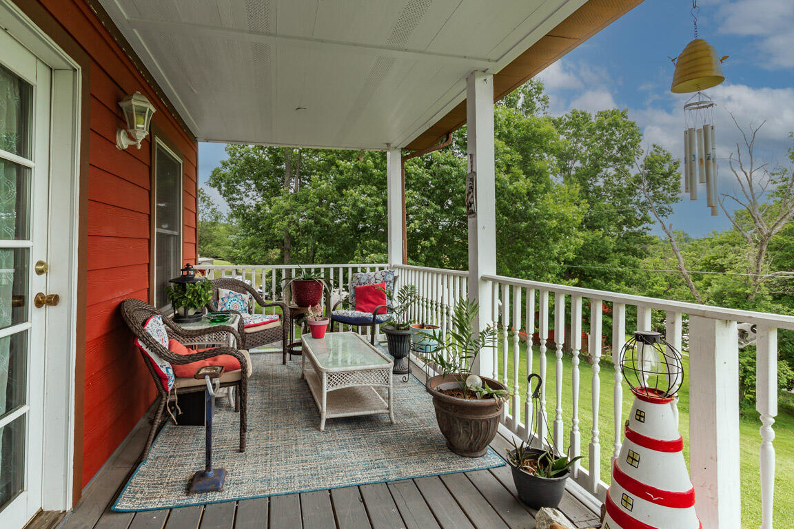 40 Highway 3149 Butler, KY 41006 - Photo 10 of 44 Porch off main greatroom