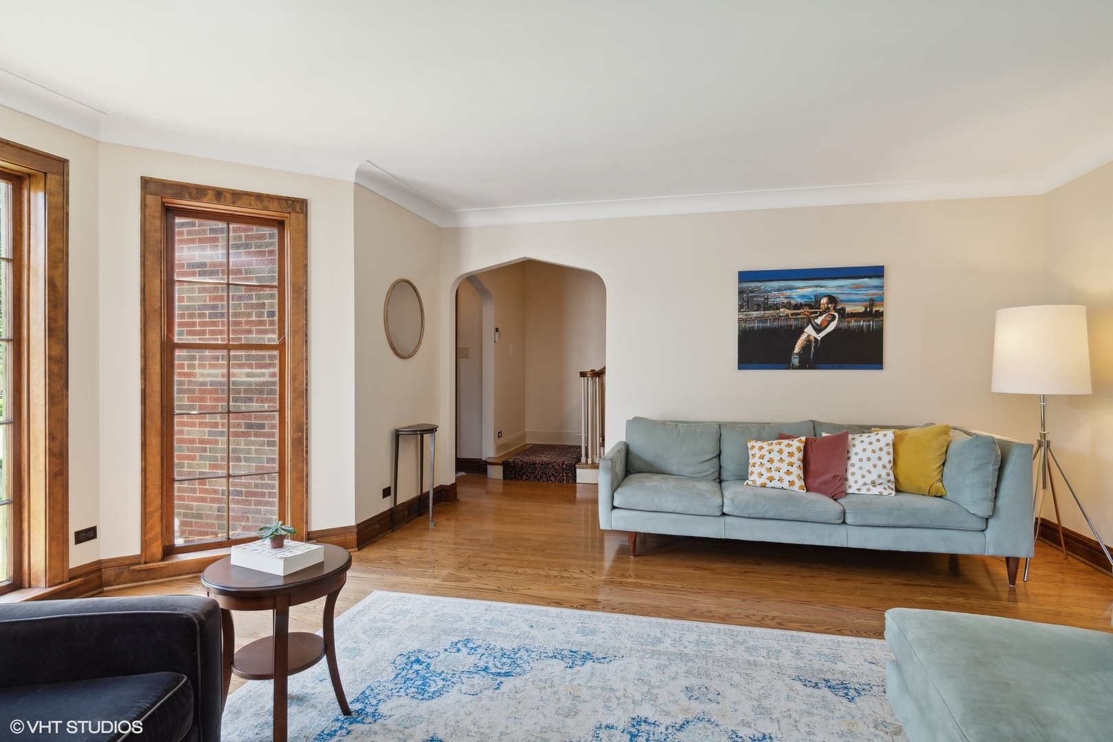 414 Audubon Road Riverside, IL 60546 - Photo 12 of 51 a living room with furniture and a potted plant