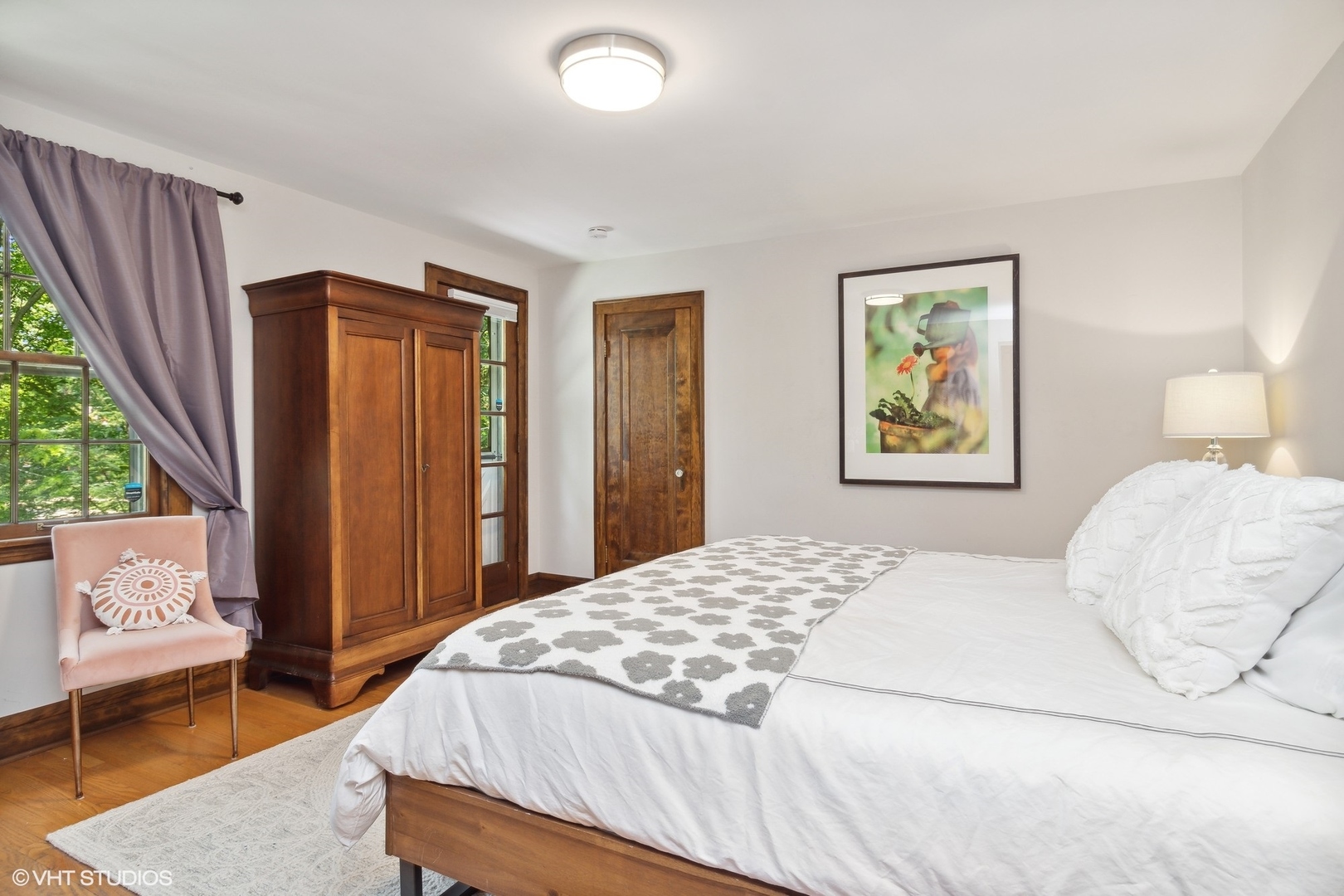 414 Audubon Road Riverside, IL 60546 - Photo 25 of 51 a bedroom with a bed and a dresser