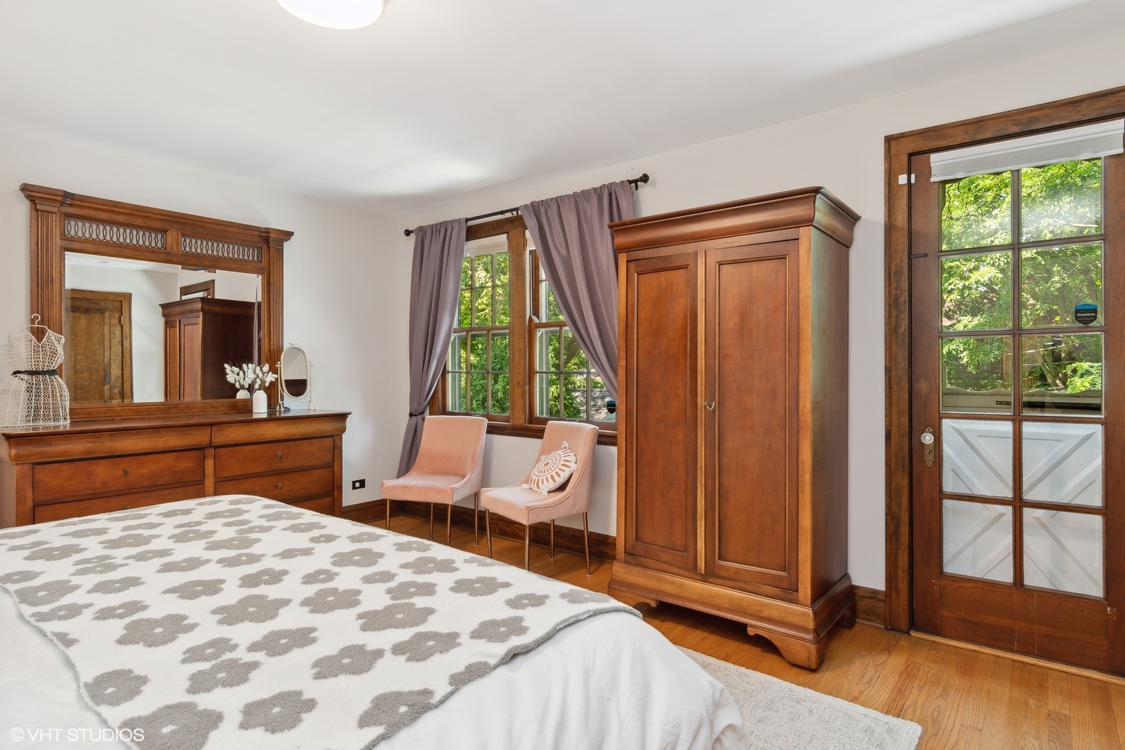 414 Audubon Road Riverside, IL 60546 - Photo 26 of 51 a bedroom with a large bed and a large window