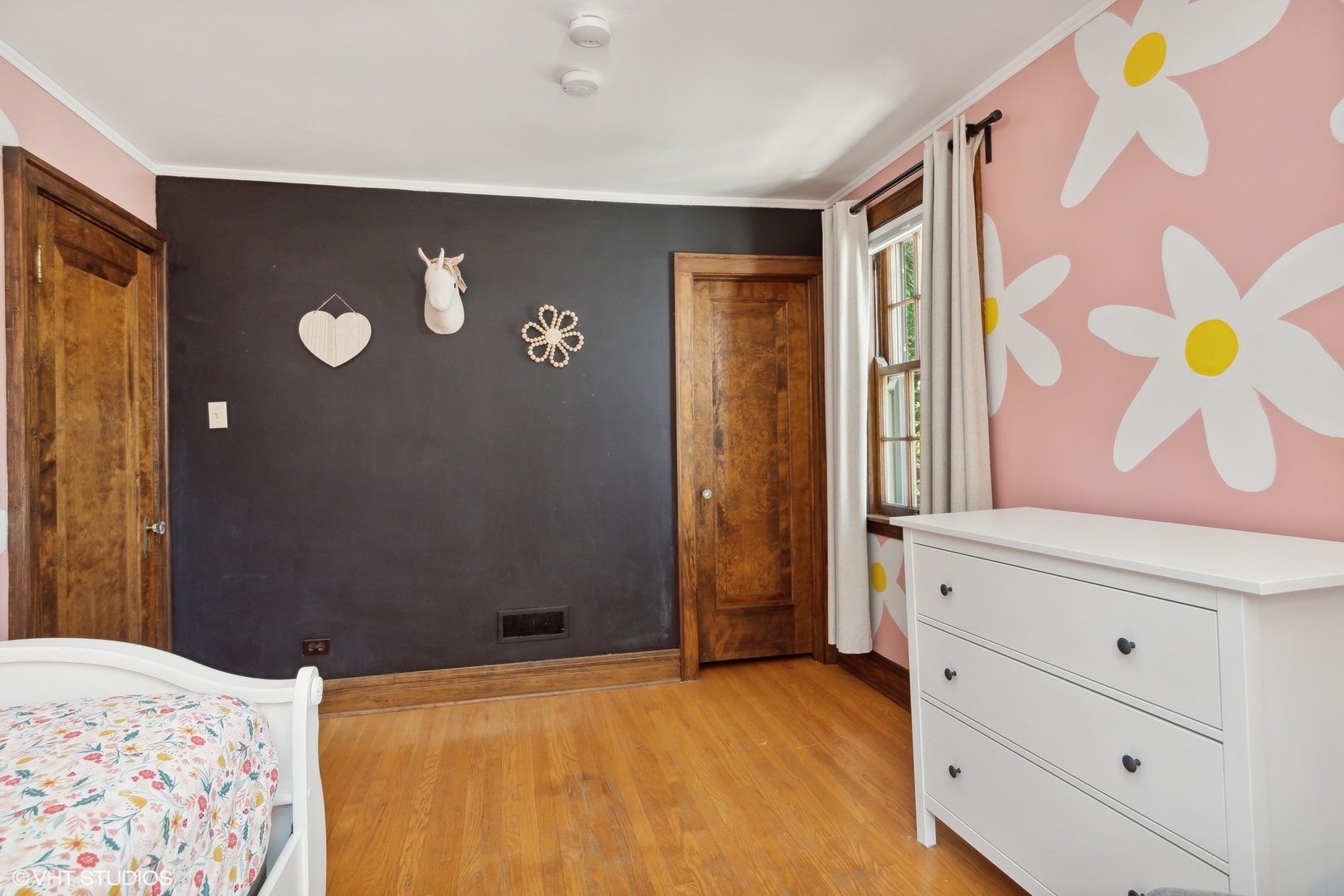 414 Audubon Road Riverside, IL 60546 - Photo 29 of 51 a bedroom with a bed and a dresser