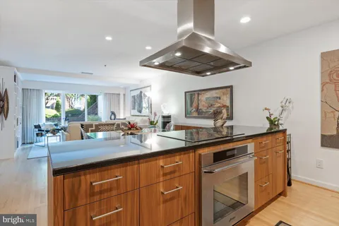 $999,900 | 115 North Lee Street, Unit BH207, Alexandria, VA 22314