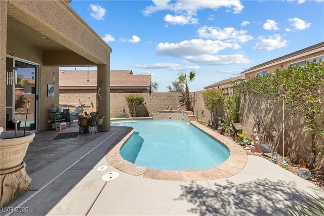 $510,500 | 648 Sunrise Lake Place, Henderson, NV 89002