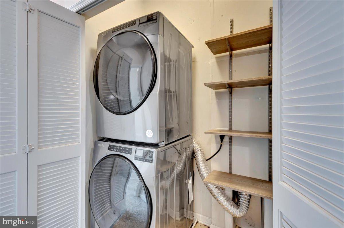 10220 Sandy Run Road Baltimore, MD 21220 - Photo 23 of 36 a utility room with dryer and washer