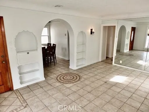 $5,800 | 50 Pomona Avenue, Long Beach, CA 90803