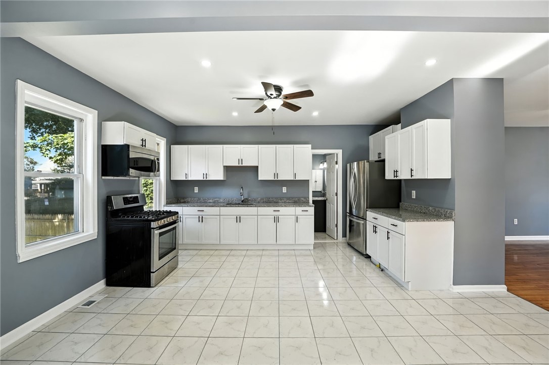 32 Carver Street Pawtucket, RI 02860 - Photo 12 of 42