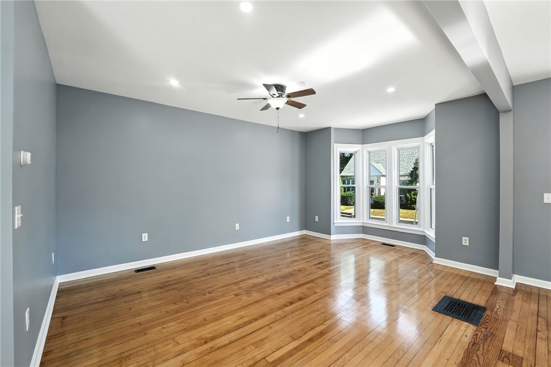 32 Carver Street Pawtucket, RI 02860 - Photo 5 of 42