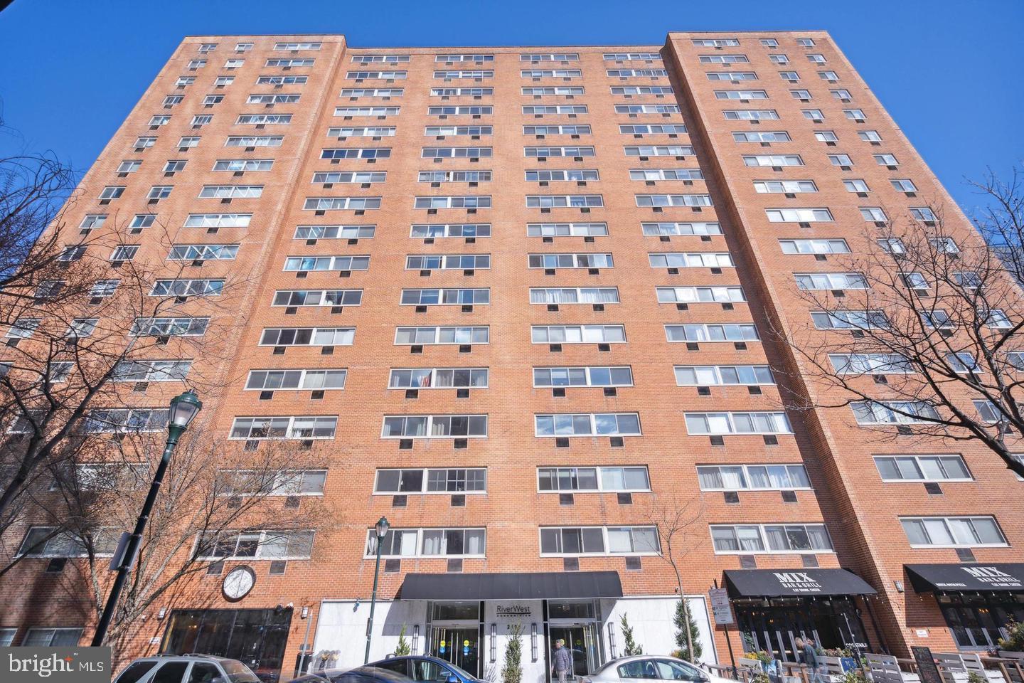 2101 Chestnut Street, Unit 1413 Philadelphia, PA 19103 - Photo 13 of 13 front view of a large building