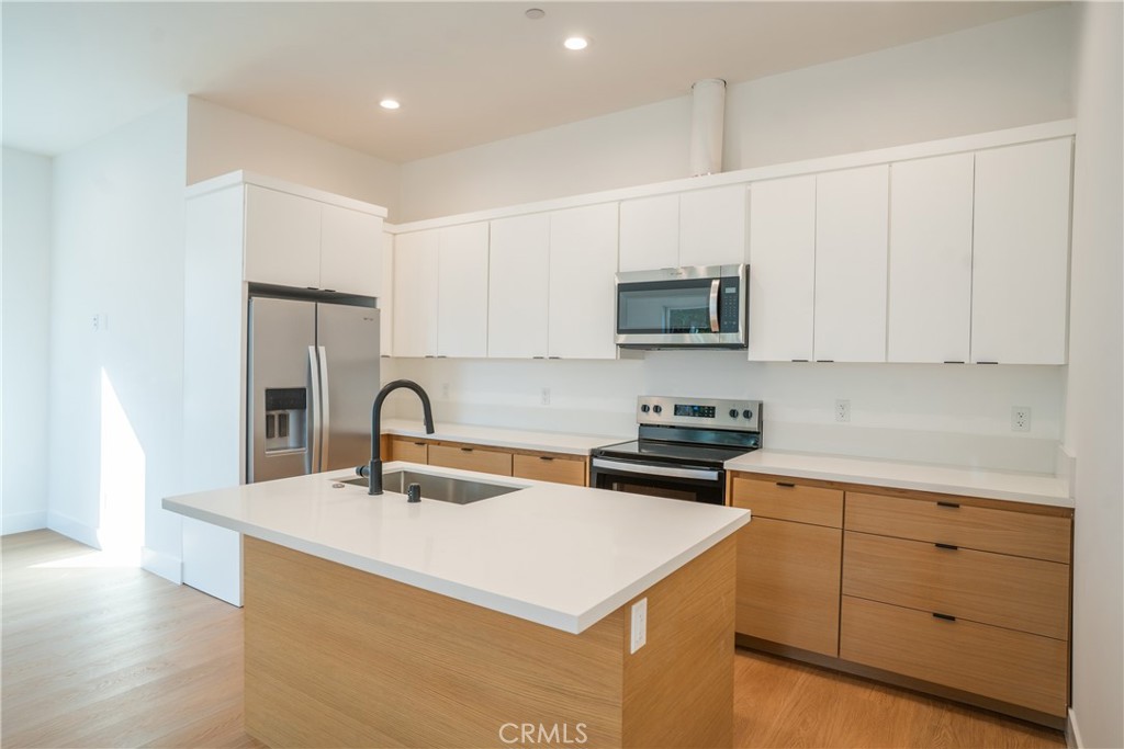 2707 Ruhland Avenue Redondo Beach, CA 90278 - Photo 8 of 54