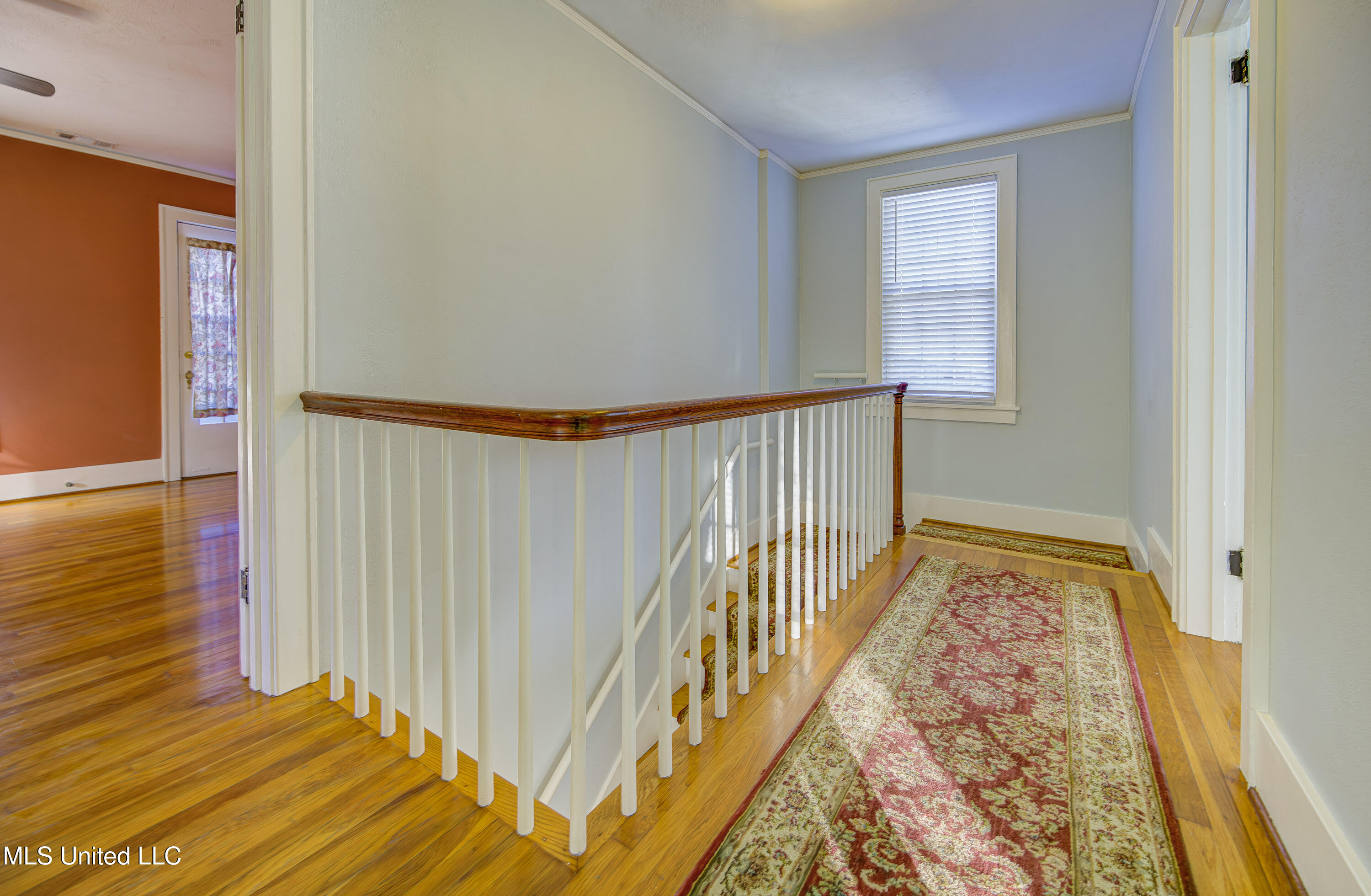 2203 Wilson Street Vicksburg, MS 39180 - Photo 17 of 44 Upstairs Hallway