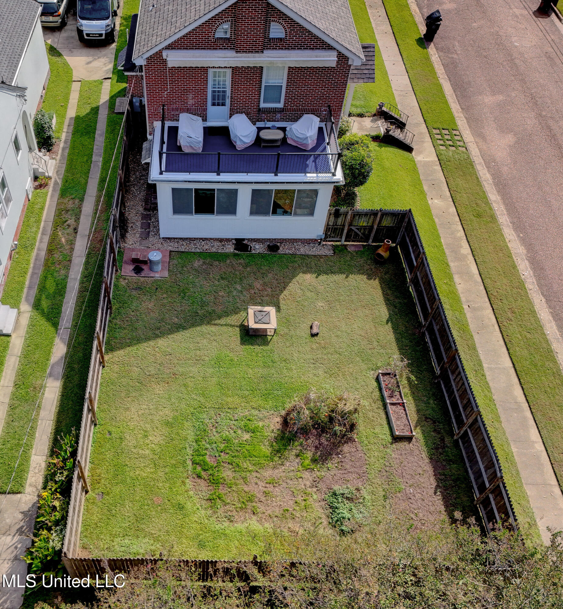2203 Wilson Street Vicksburg, MS 39180 - Photo 30 of 44 Aerial Side View 1